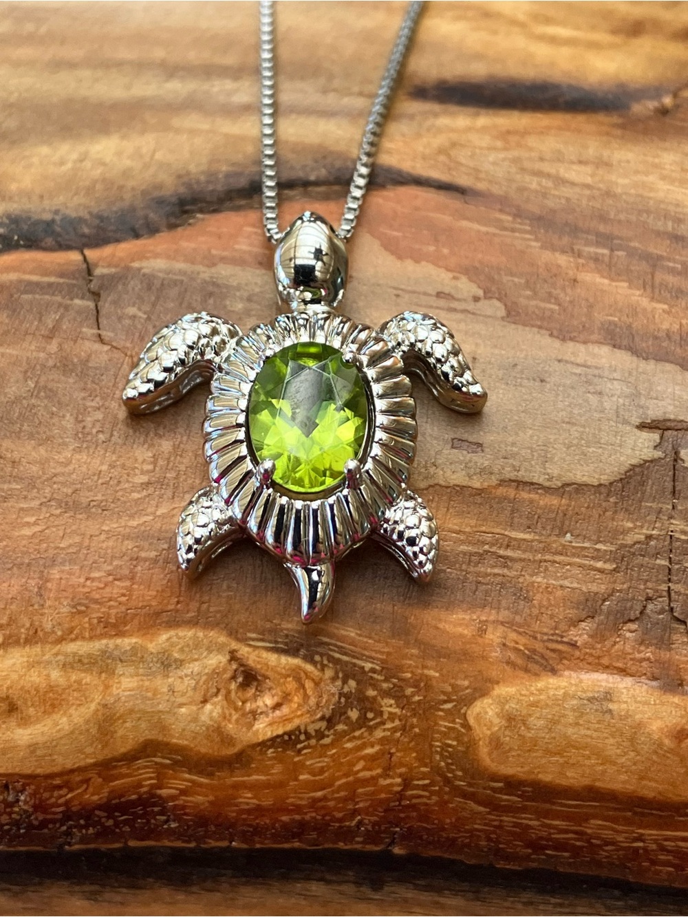 Jared 925 Natural Peridot Turtle Necklace
